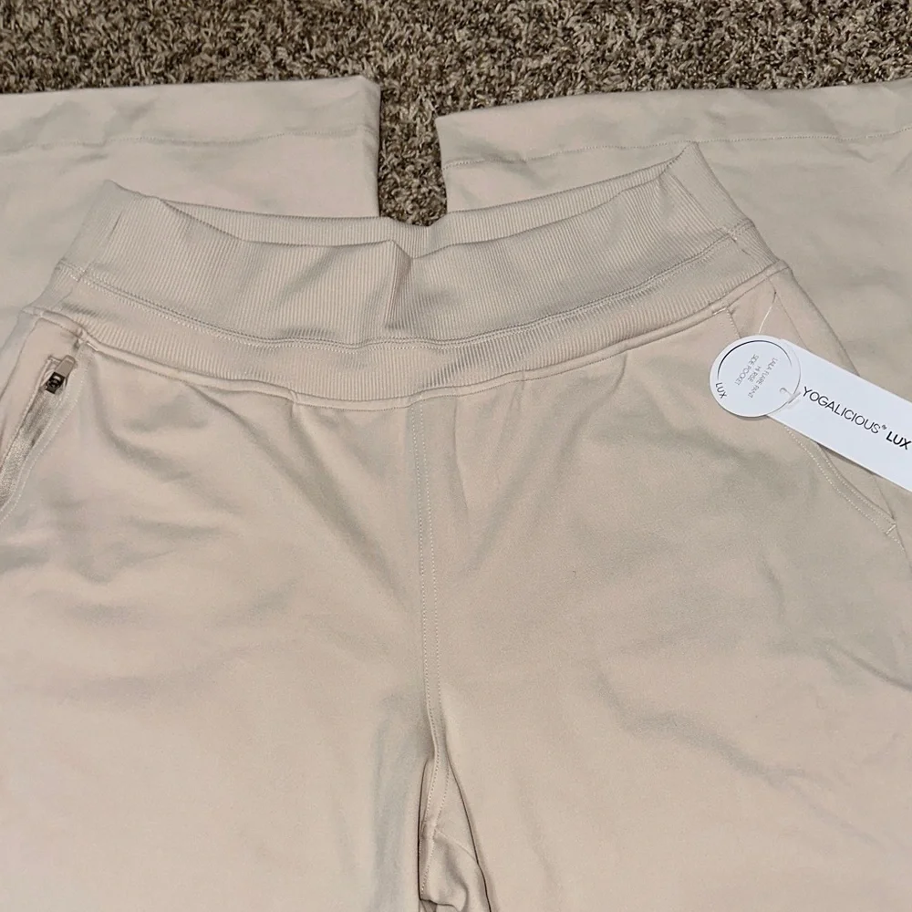 Yogalicious Lux Tan Casual Pants. Nordstroms - Picture 2 of 6